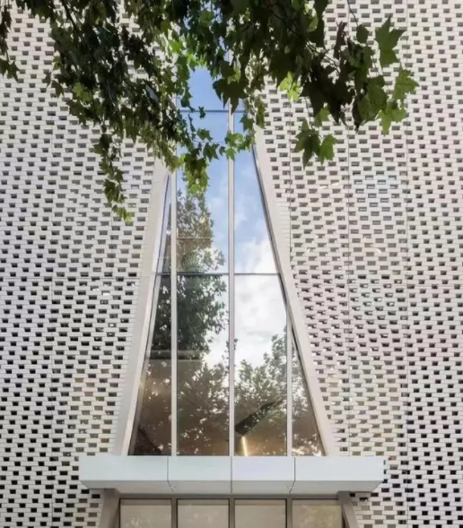 建筑新材料，UHPC外墻掛板